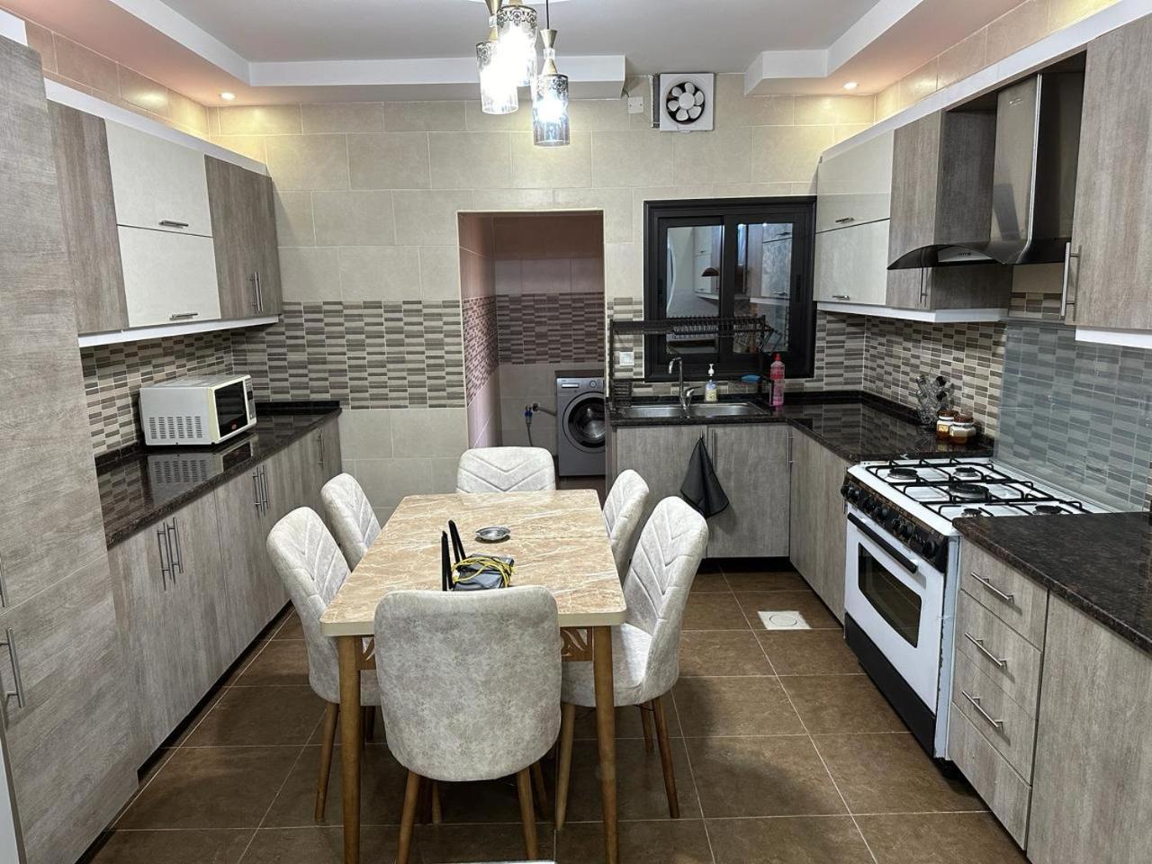 Amro Petra Apartment วาดี มูซา ภายนอก รูปภาพ